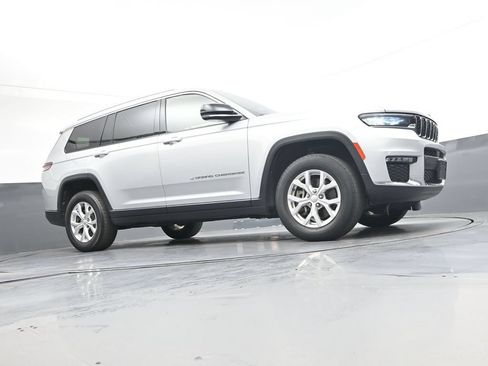 Used 2023 Jeep Grand Cherokee L Limited AWD/4WD image 43
