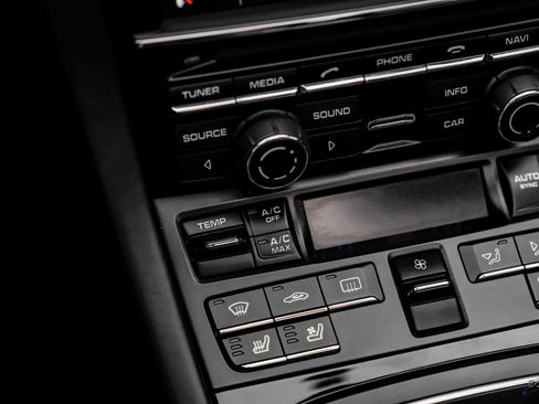 Used 2015 Porsche 911 Turbo image 64