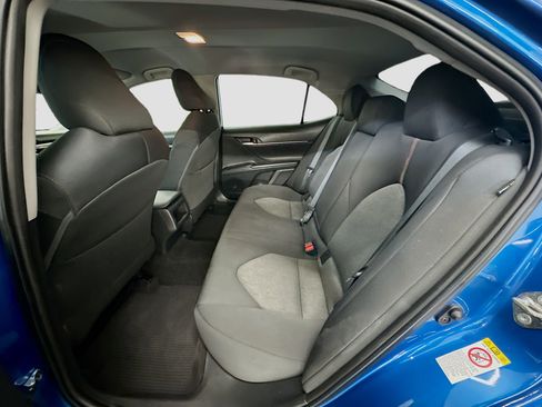 Used 2019 Toyota Camry LE FWD image 29