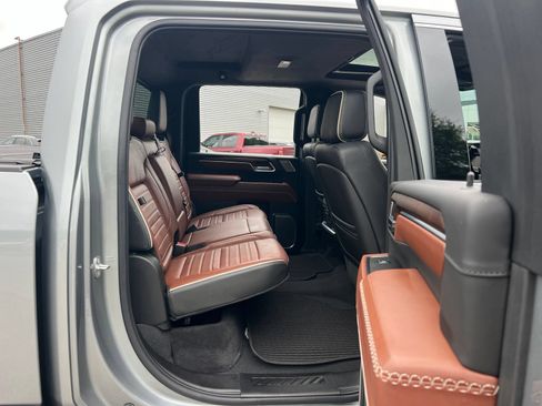 Used 2024 GMC Sierra 2500 Denali Ultimate AWD/4WD image 43