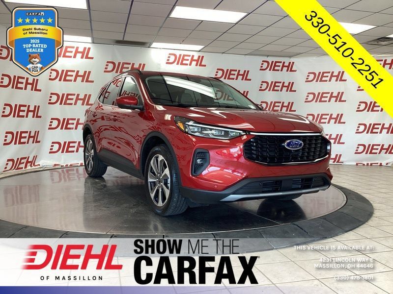 Used 2024 Ford Escape Platinum AWD/4WD image 1