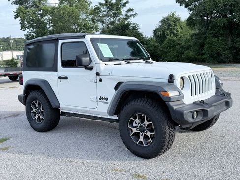 Used 2019 Jeep Wrangler Sport AWD/4WD image 2