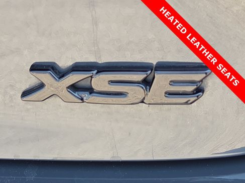 Used 2025 Toyota Camry XSE FWD image 8