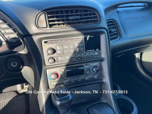 Used 2000 Chevrolet Corvette Convertible w/ Memory Pkg image 24