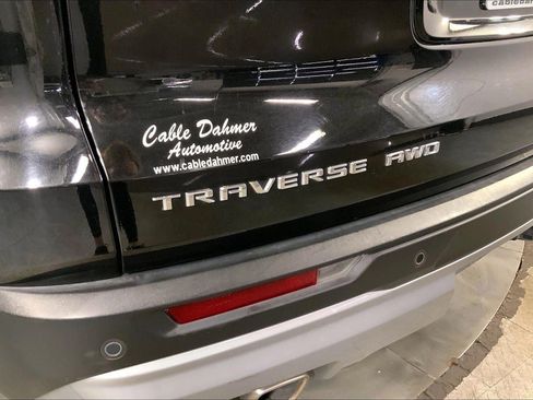 Used 2024 Chevrolet Traverse LT AWD/4WD image 8