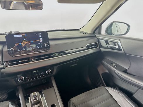 Used 2024 Mitsubishi Outlander SE image 23