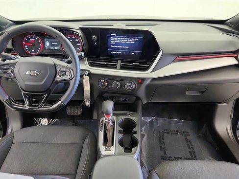 Used 2024 Chevrolet Trax RS w/ Sunroof Package FWD image 36