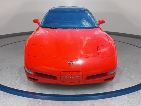 Used 2004 Chevrolet Corvette Coupe w/ Preferred Equipment Group RWD image 2