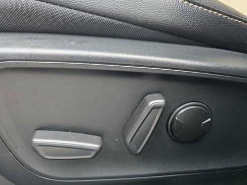 Used 2022 Ford Escape Titanium w/ Titanium Premium Package image 19