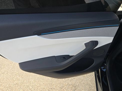 Used 2026 Tesla Model Y 2WD image 14