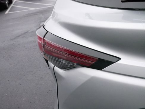 New 2024 Toyota Sienna XLE image 17