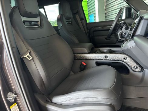Used 2026 Land Rover Defender 110 AWD/4WD image 35