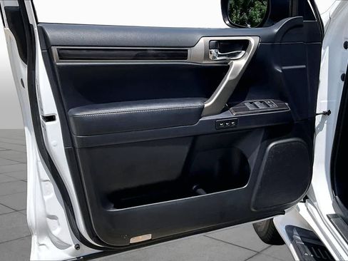 Used 2020 Lexus GX 460 Premium w/ Premium Package AWD/4WD image 22