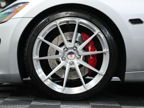 Used 2015 Maserati GranTurismo Sport image 54