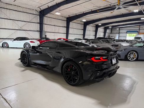 Used 2025 Chevrolet Corvette Z06 w/ Z07 Performance Package RWD image 97
