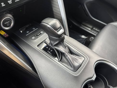 Certified 2024 Toyota Venza XLE image 22