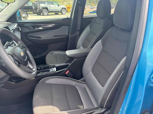 Used 2025 Chevrolet TrailBlazer LT AWD/4WD image 13