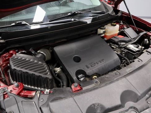 Used 2020 Chevrolet Traverse LT image 18