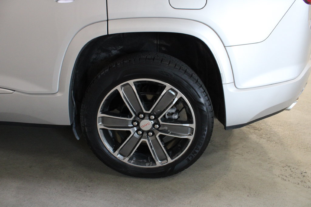 Used 2019 GMC Acadia Denali AWD/4WD image 32