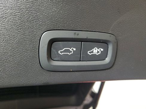 Used 2026 Volvo XC40 B4 Plus w/ Climate Package image 12