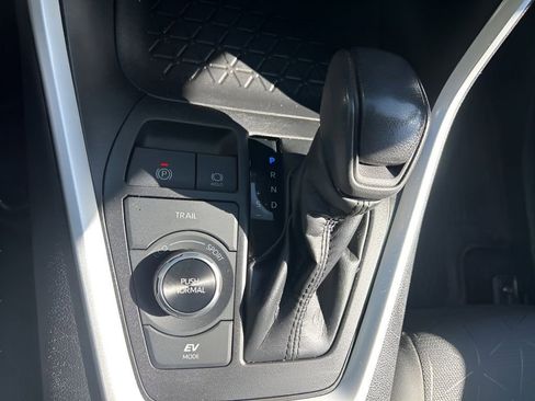 Used 2022 Toyota RAV4 XLE w/ Convenience Package AWD/4WD image 27