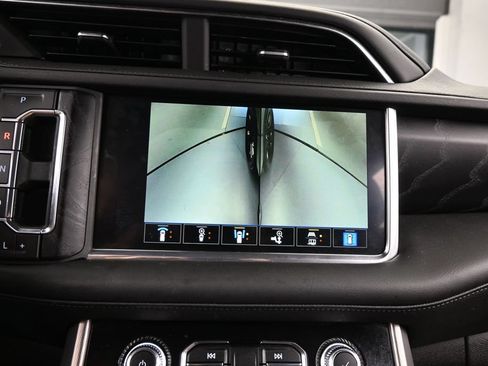 Used 2024 GMC Yukon XL Denali RWD image 28