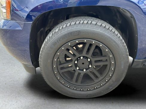 Used 2013 Chevrolet Avalanche LT w/ All-Star Edition image 20