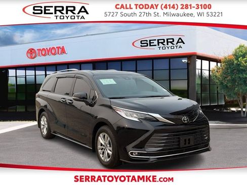 Used 2026 Toyota Sienna Limited AWD/4WD image 1
