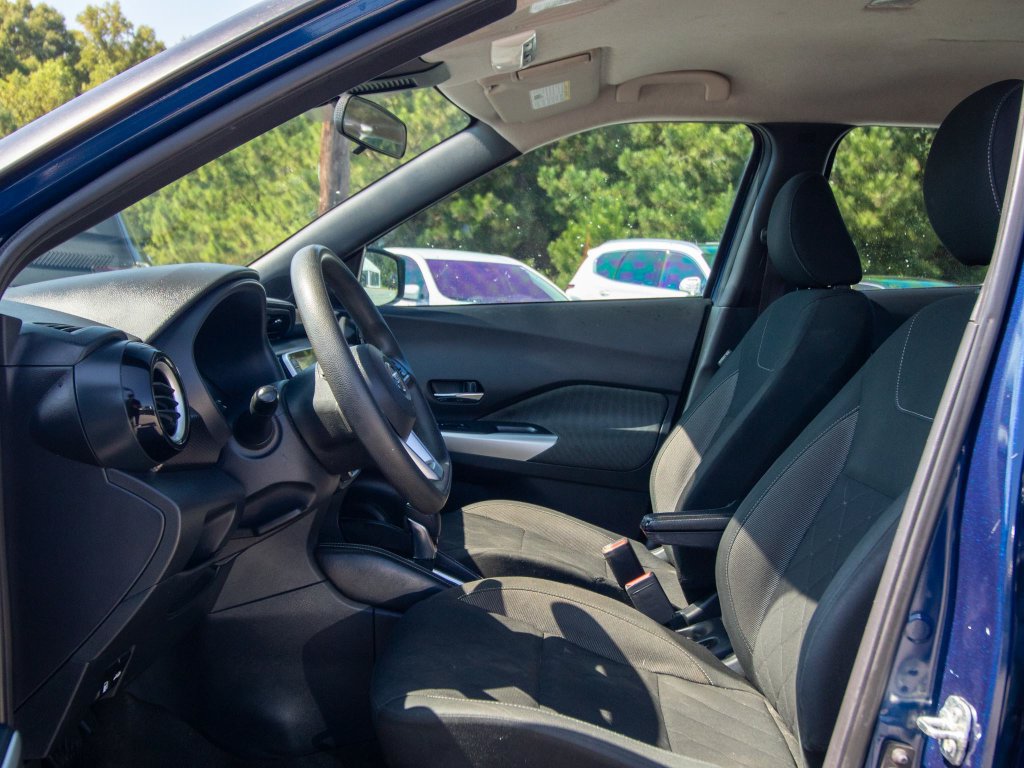 Used 2020 Nissan Kicks SV FWD image 7