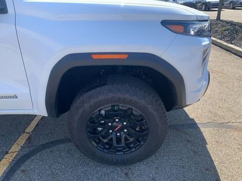 New 2026 GMC Canyon Elevation w/ Convenience Package image 2