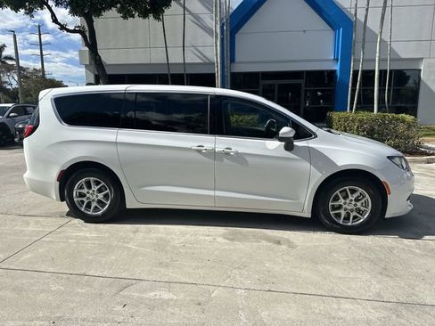 Used 2023 Chrysler Voyager LX FWD image 35
