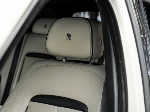 Used 2022 Rolls-Royce Cullinan Black Badge AWD/4WD image 29
