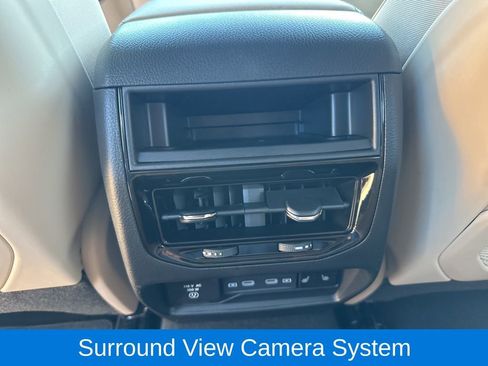 New 2026 Jeep Grand Cherokee Limited w/ Luxury Tech Group II AWD/4WD image 17