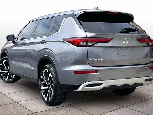 Used 2023 Mitsubishi Outlander SE AWD/4WD image 11