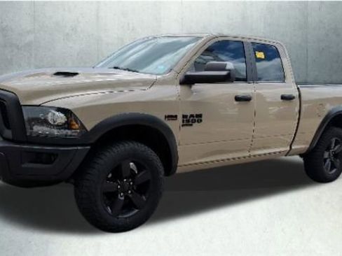 Used 2019 RAM 1500 Classic SLT AWD/4WD image 2