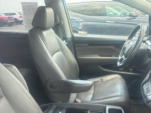 Used 2021 Honda Odyssey Touring image 4