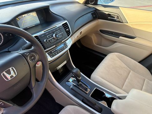 Used 2014 Honda Accord EX image 17