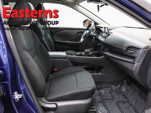 Used 2023 Nissan Rogue S AWD/4WD image 25