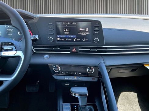 New 2026 Hyundai Elantra Hybrid FWD image 8