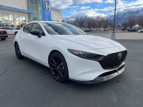 Used 2023 MAZDA MAZDA3 Hatchback w/Premium Plus Pkg image 3