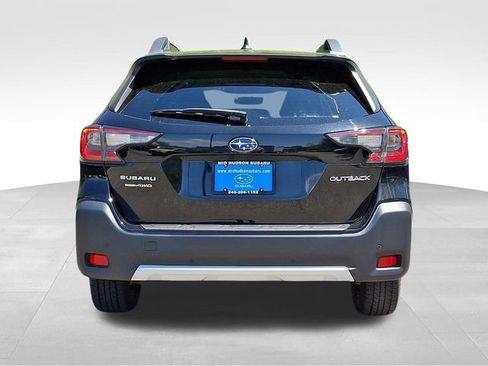 Used 2023 Subaru Outback Limited AWD/4WD image 5