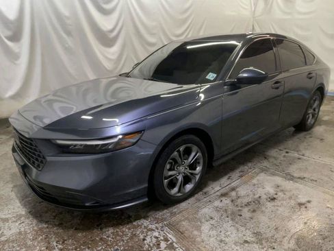 Used 2023 Honda Accord EX image 4