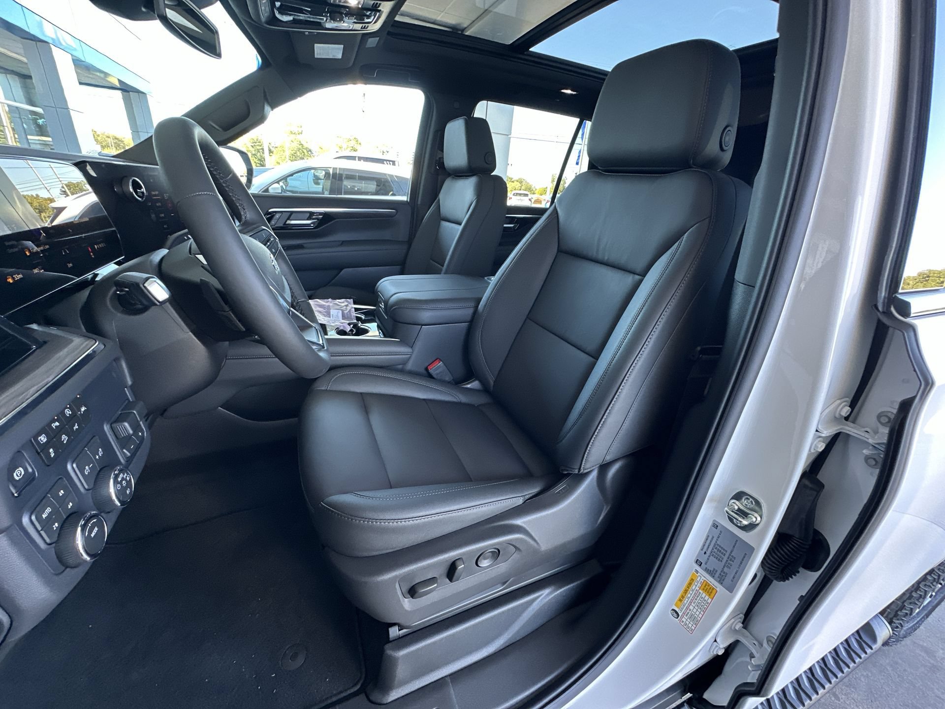 New 2027 Chevrolet Tahoe Z71 w/ Comfort Package AWD/4WD image 20
