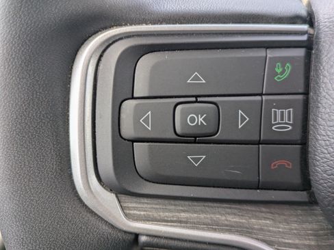 Used 2024 Jeep Wagoneer Series III w/ Premium Group I AWD/4WD image 28