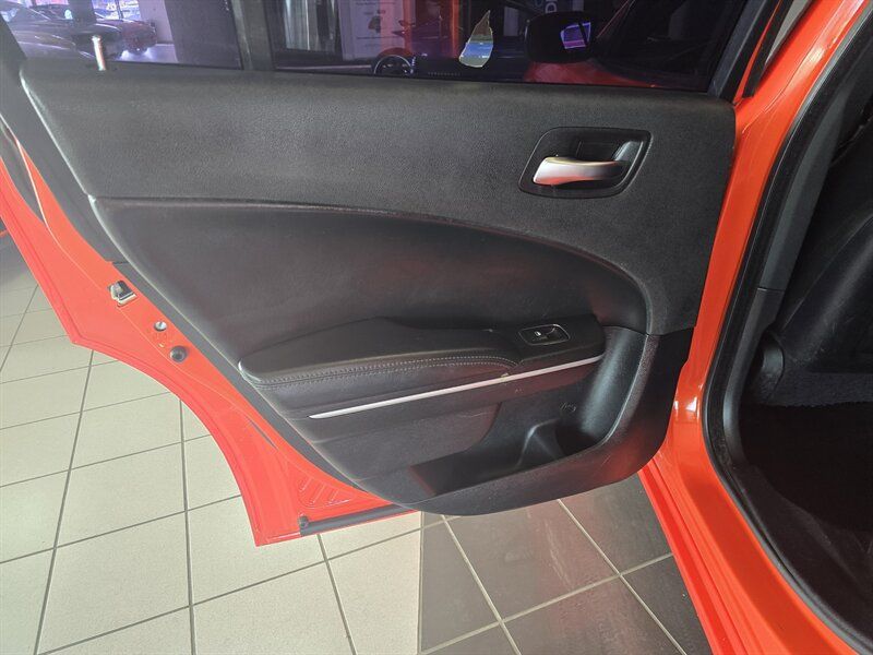 Used 2020 Dodge Charger SXT w/ Leather Interior Group RWD image 10