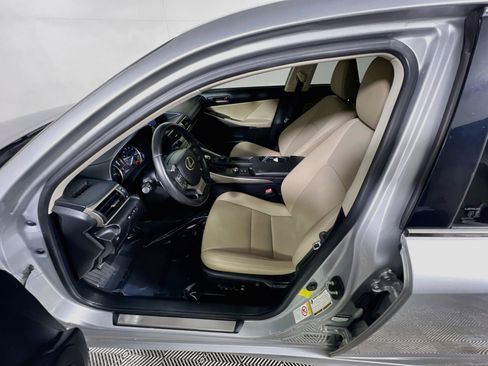 Used 2017 Lexus IS 200t RWD image 15