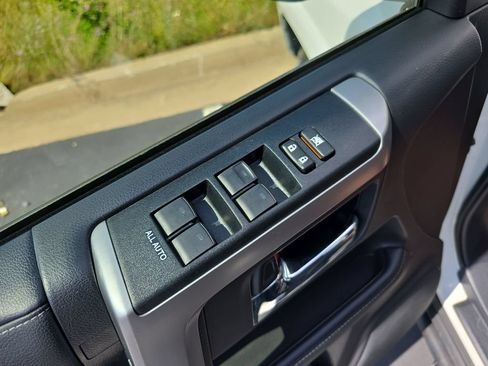 Used 2020 Toyota 4Runner SR5 Premium AWD/4WD image 31