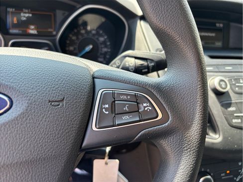 Used 2017 Ford Focus SE FWD image 20