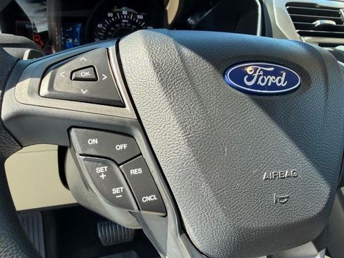 Used 2019 Ford Fusion SE FWD image 28