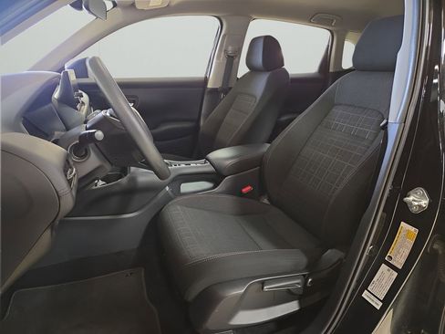 Used 2025 Honda HR-V LX image 9